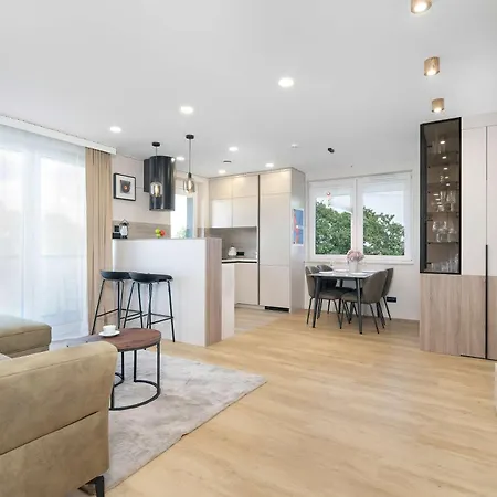 Modern With Garage And 3 Balconies In By Renters Prestige Breslavia