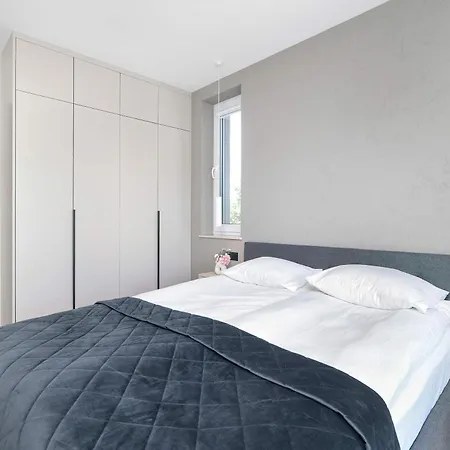 Modern With Garage And 3 Balconies In By Renters Prestige