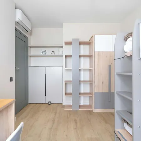 Modern With Garage And 3 Balconies In By Renters Prestige Apartamento